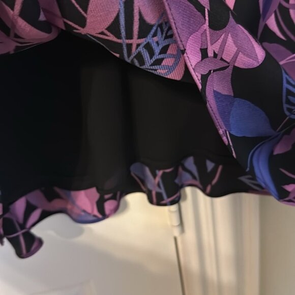 Ann Taylor LOFT 100% silk fully lined skirt - size 14. Excellent conditi… - Picture 3 of 4